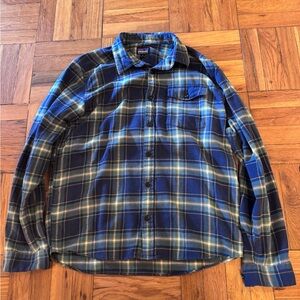 Men’s Patagonia Lightweight Flannel - Medium